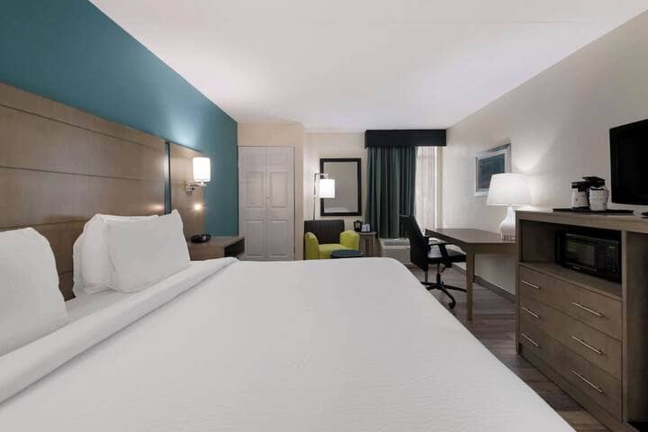 Room 14 of 26