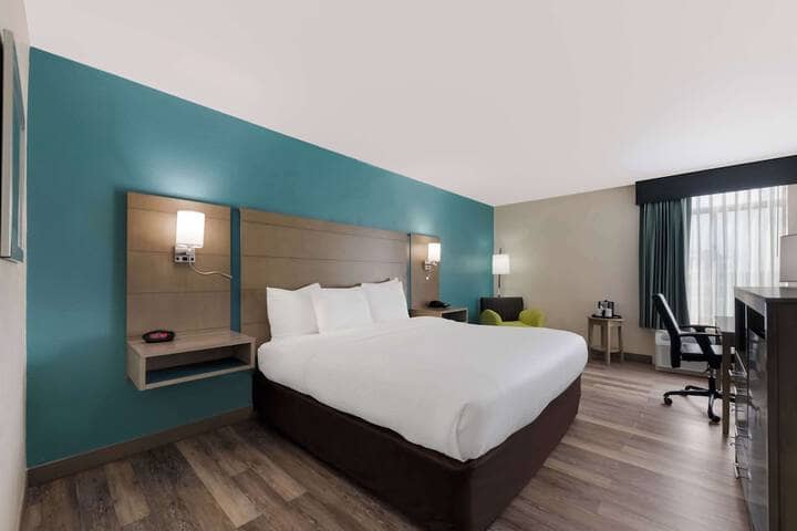 Room 4 of 26