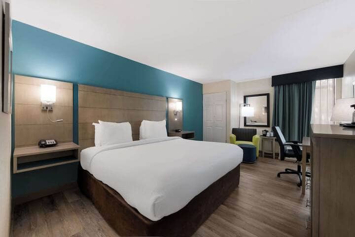 Room 12 of 26