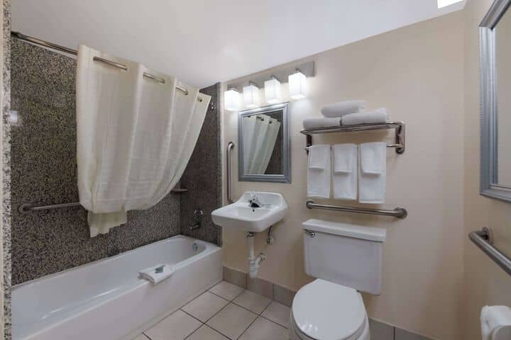 Room 18 of 26