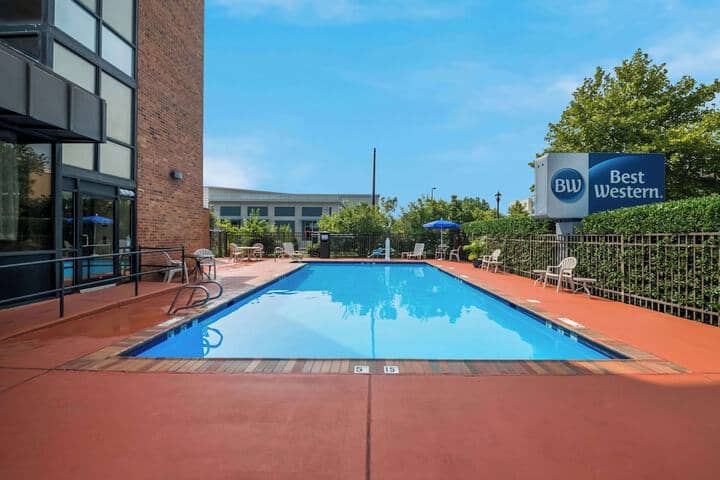 Pool 20 of 26